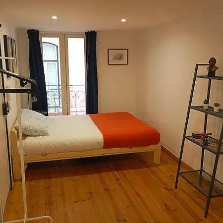 By Avenida Da Liberdade Apartamento *