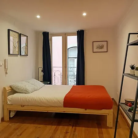 By Avenida Da Liberdade *