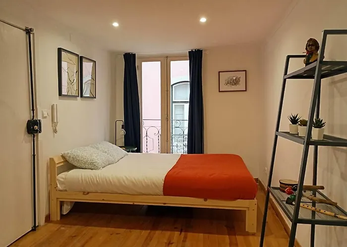 By Avenida Da Liberdade *