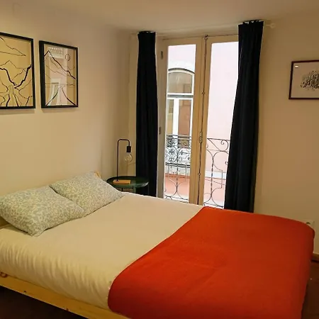 By Avenida Da Liberdade Lisboa